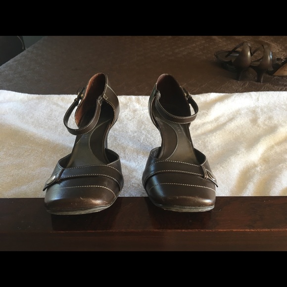 Fun, dress up or down high heal shoes - Picture 4 of 4